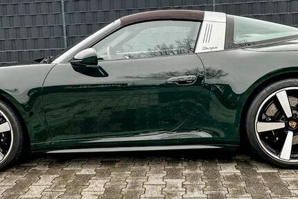 Porsche 992 5.900 km 229.900 &euro; Bonn 53113