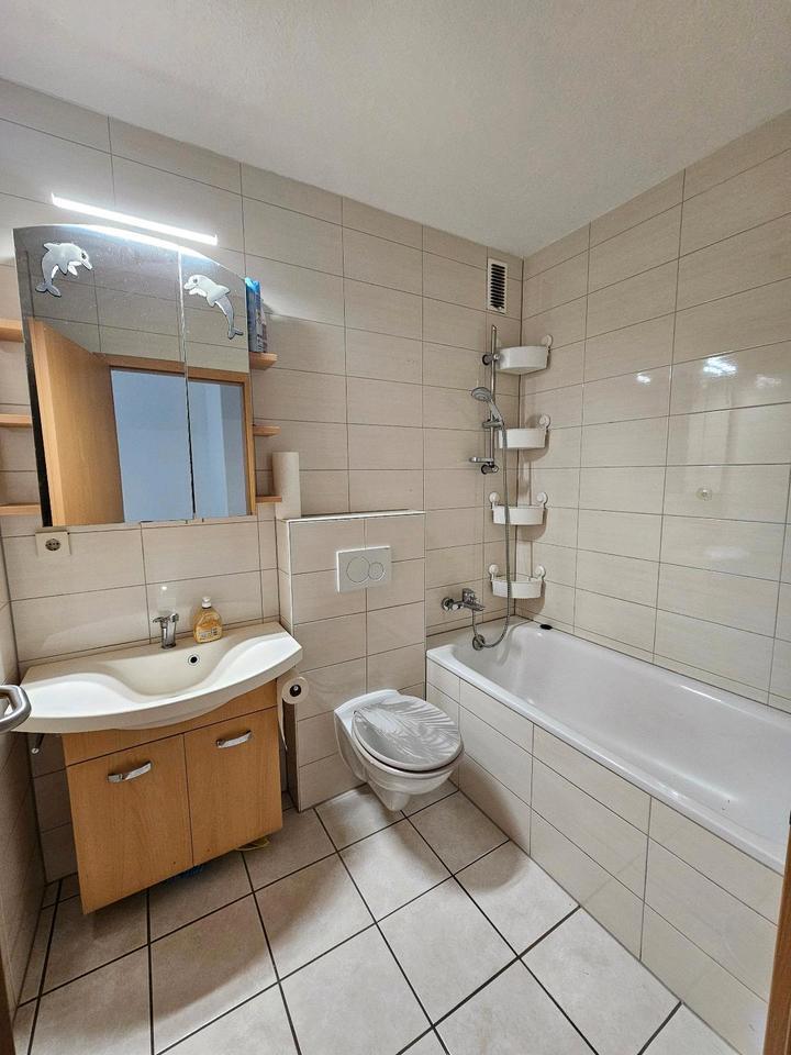 3-Zimmer Wohnung mit Balkon und Parkplatz zimmer