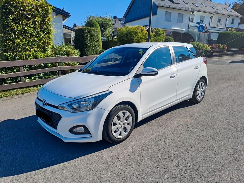 Hyundai i20 98.000 km 8.400 € Meschede 59872