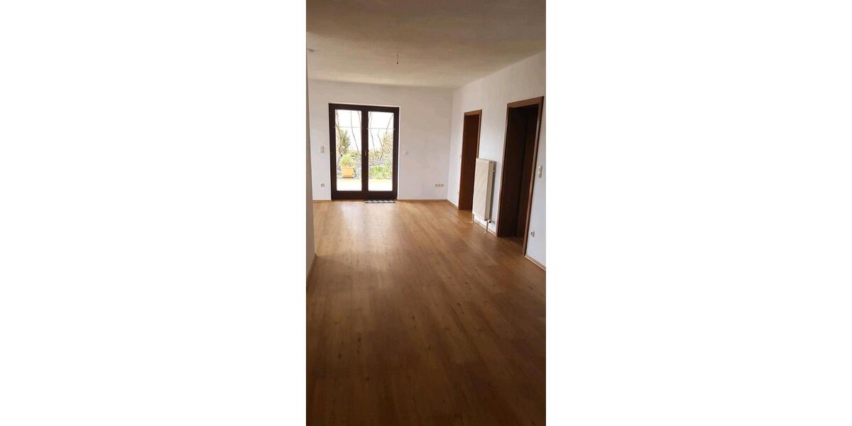 Erdgeschoßwohnung Güntersleben - 2 Zimmer, 80 m&sup2;, 650&euro; | Angebot:25305085