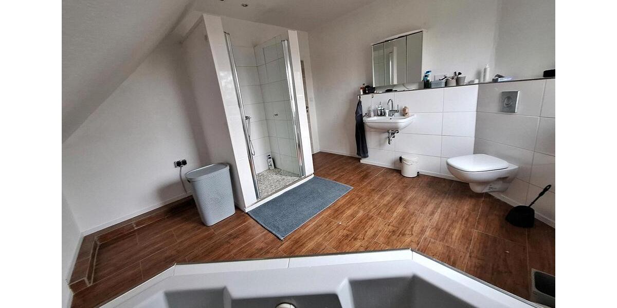Dachgeschoßwohnung Langenhorn - 3 Zimmer, 60 m&sup2;, 650&euro; | Angebot:25382752