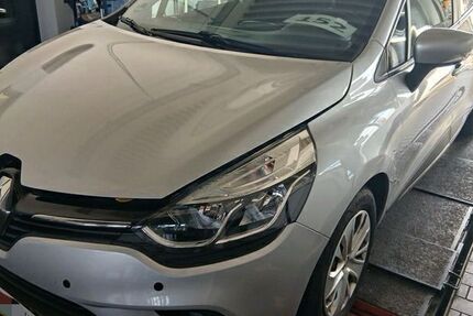Renault Clio 88.000 km 8.250 &euro; Köln 51067