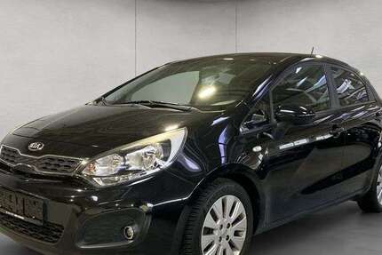 Kia Rio 95.001 km 5.950 &euro; Düsseldorf 40549