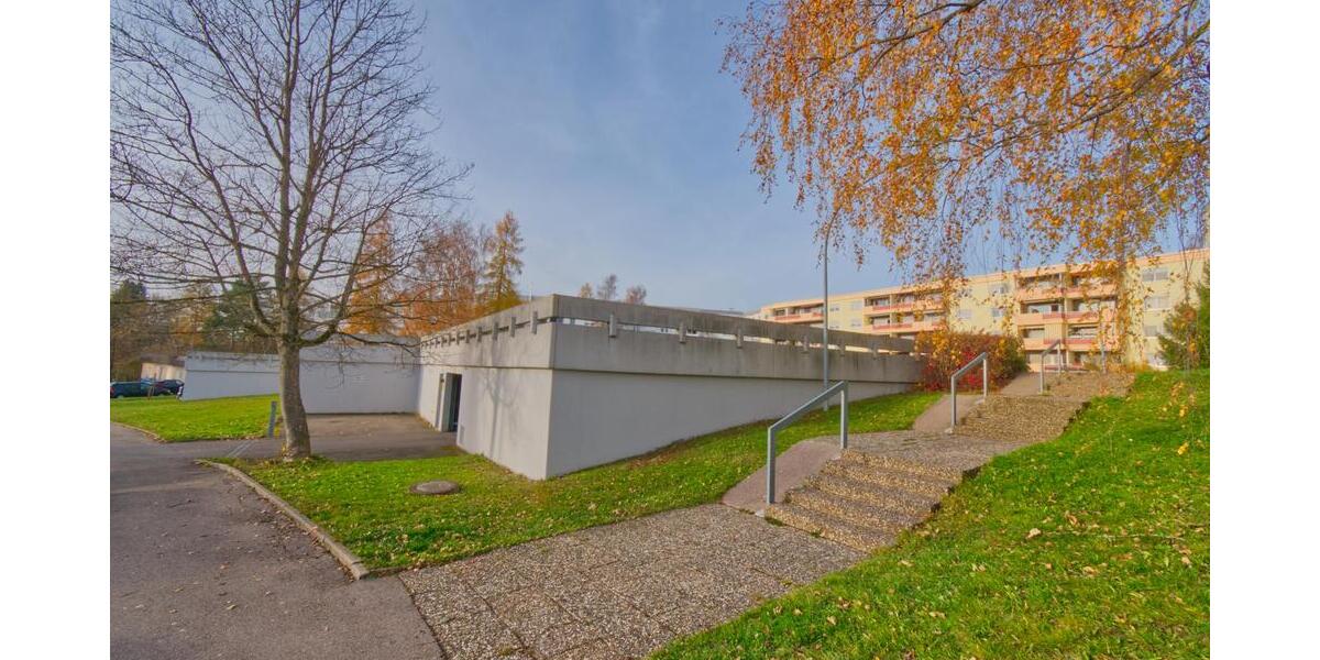 Top Aussicht(en)! Helle 4,5 Zimmerwohnung mit Aufzug und TG-Stellplatz - Etagenwohnung Villingen-Schwenningen Schwenningen | Angebot:27009344