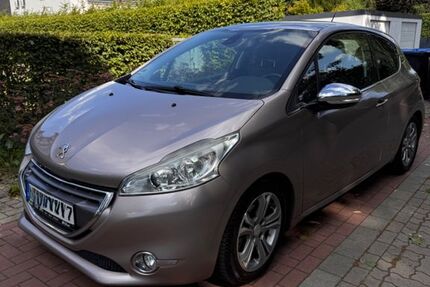 Peugeot 208 135.000 km 5.600 &euro; Meerbusch 40667