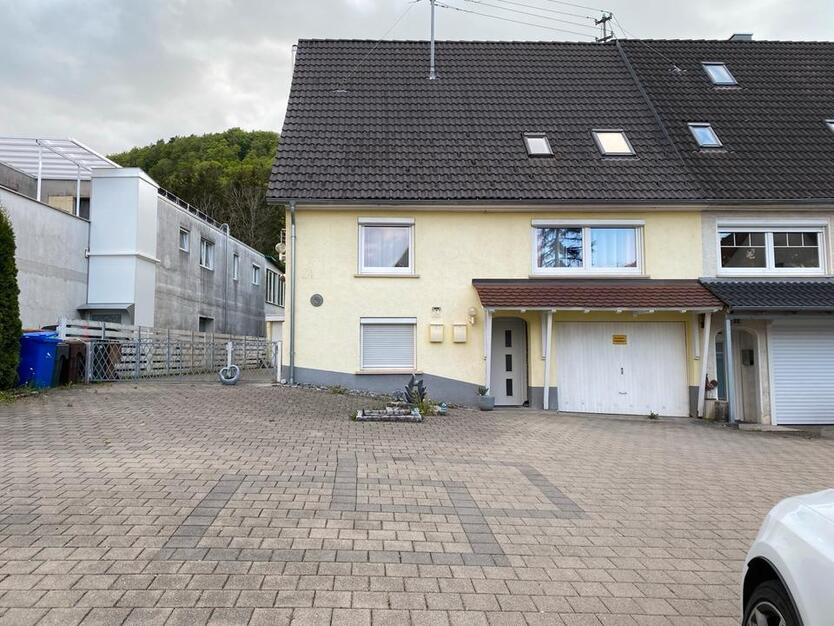 Schöne 2,5 Zimmer Wohnung zu vermieten
