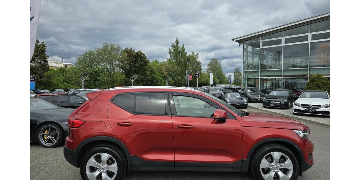 Volvo XC40 T4 MOMENTUM AWD/KLIMA/LEDER/ PRO-PAKET/LED 52.808 km 26.900 &euro; Villingen-Schwenningen 78054