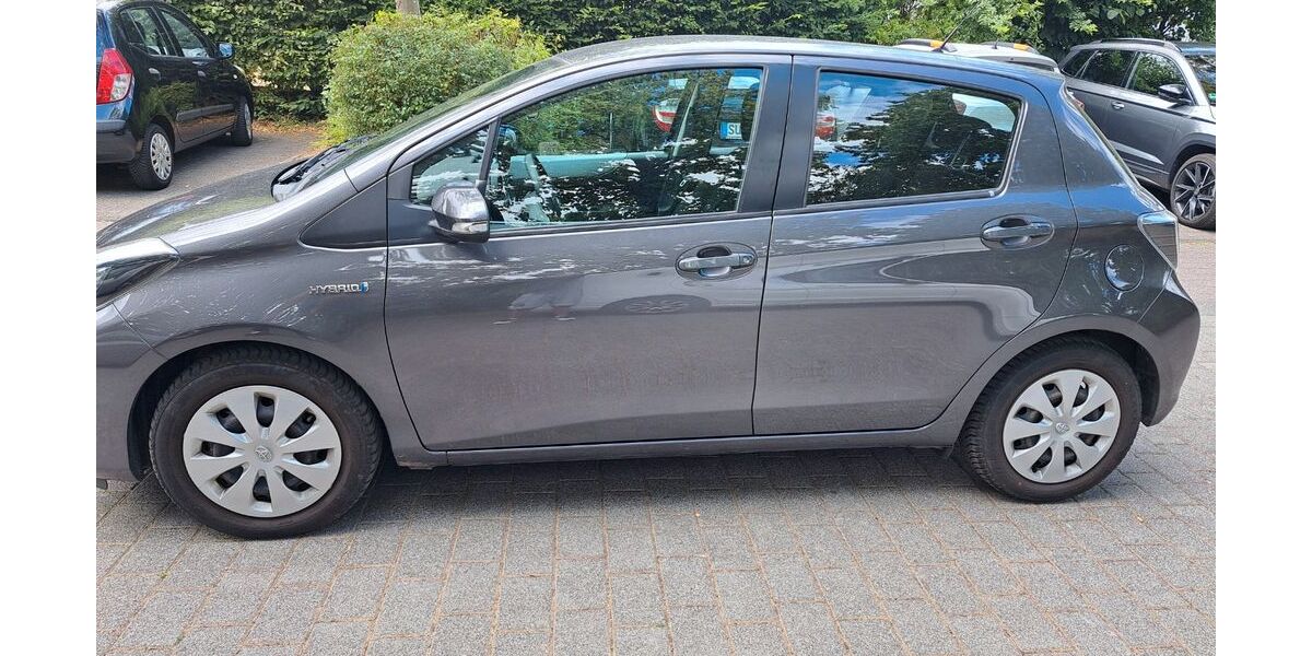 Toyota Yaris 40.801 km 11.500 &euro; Troisdorf 53842