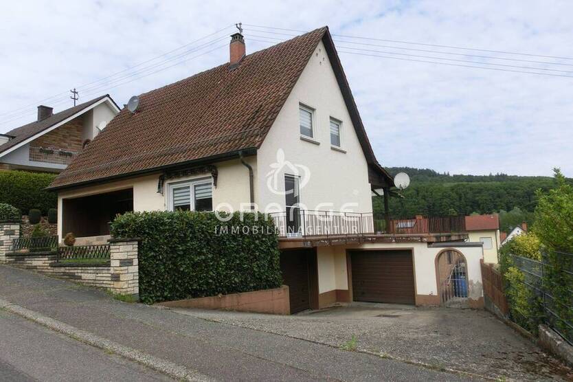 ***Sehr gute Lage, Annweiler Queichhambach, EFH, freistehend, 2 Garagen, 2 Stellpl., großer Garten**