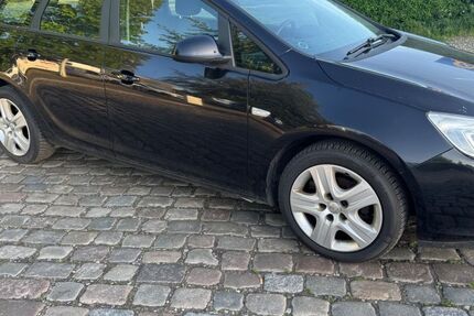 Opel Astra 241.631 km 2.199 &euro; Kiel 24146