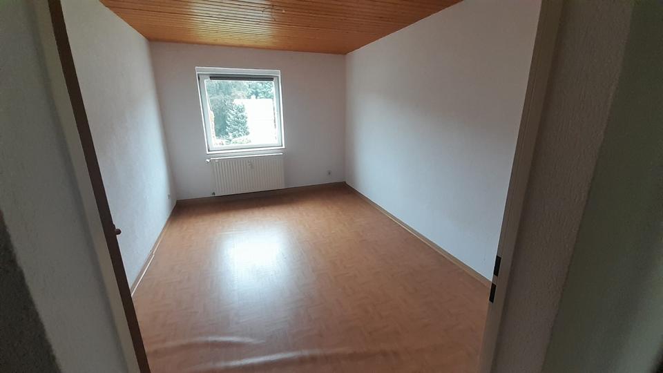 Etagenwohnung Lichtenstein (Sachsen) - 3 Zimmer, 48 m&sup2;, 270&euro; | Angebot:24976463