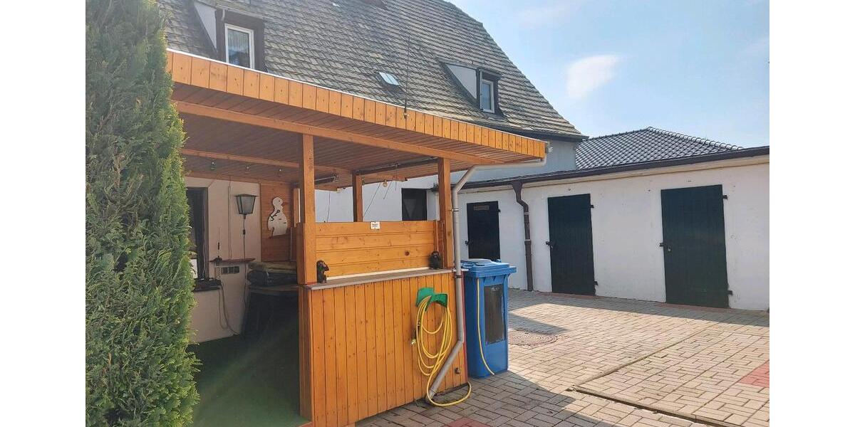 Einfamilienhaus Delitzsch - 10 Zimmer, 200 m&sup2;, 160.000&euro; | Angebot:26030437