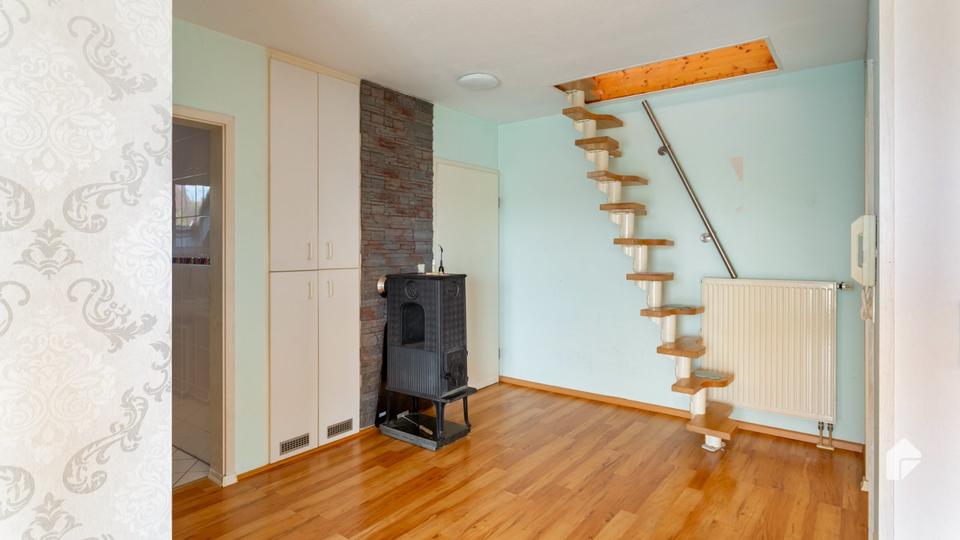 DAXBERG Lichtdurchflutete Wohnung über zwei Etagen mit EBK und Balkon 3 zimmer