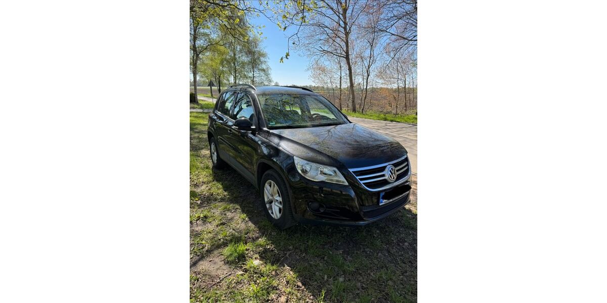 VW Tiguan 176.800 km 8.300 &euro; Hoogstede 49846