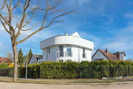 Haus Berlin Steglitz-Zehlendorf - 8 Zimmer, 275 m&sup2;, 2.200.000&euro; | Angebot:26875546