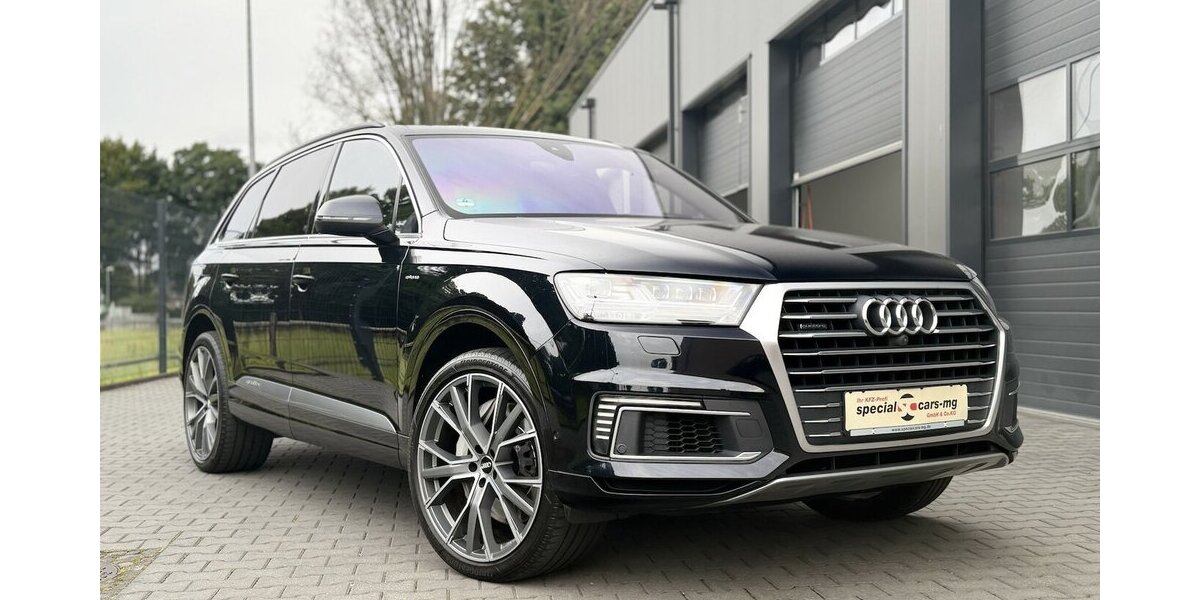 Audi Q7 3.0 TDI e-tron quattro / Panorama / Kamera 179.000 km 30.900 € Mönchengladbach 41066