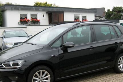 VW Golf Sportsvan 107.000 km 8.990 € Niederzier 52382