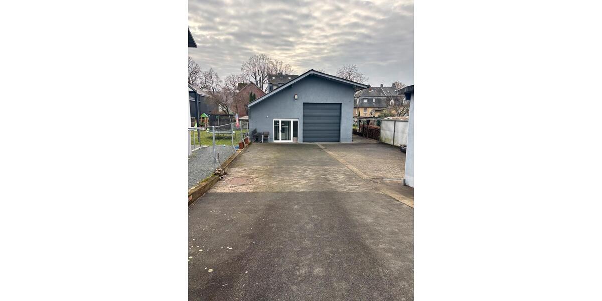 Lagerhalle mit Bürofläche in Wetzlar – ab sofort verfügbar zimmer