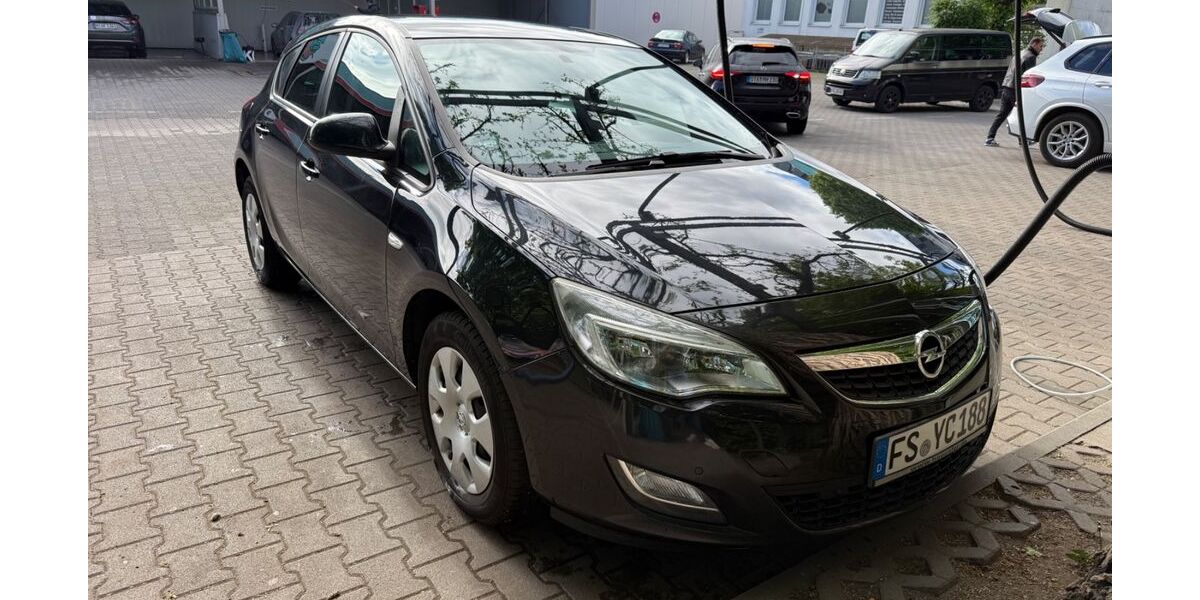Opel Astra 245.000 km 2.650 &euro; München 80689