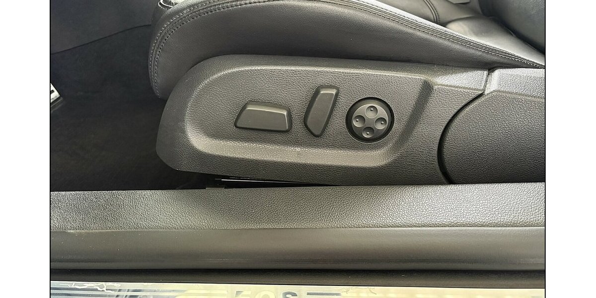 VW Eos Cabrio Aut. Bi-Xen Leder Kamera Navi Tempo 104.000 km 12.999 &euro; Stade 21682