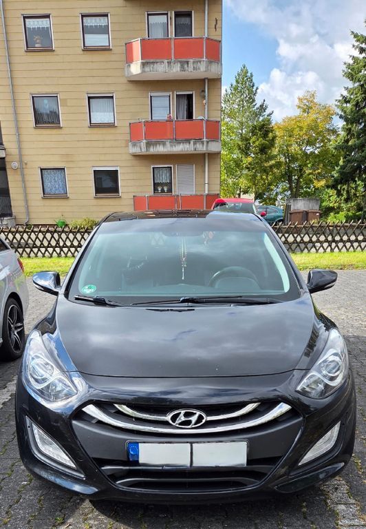 Hyundai i30 79.400 km 8.299 € Limburg 65549
