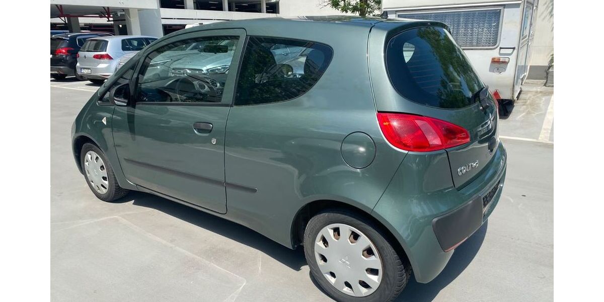 Mitsubishi Colt 69.000 km 1.200 &euro; München 80809