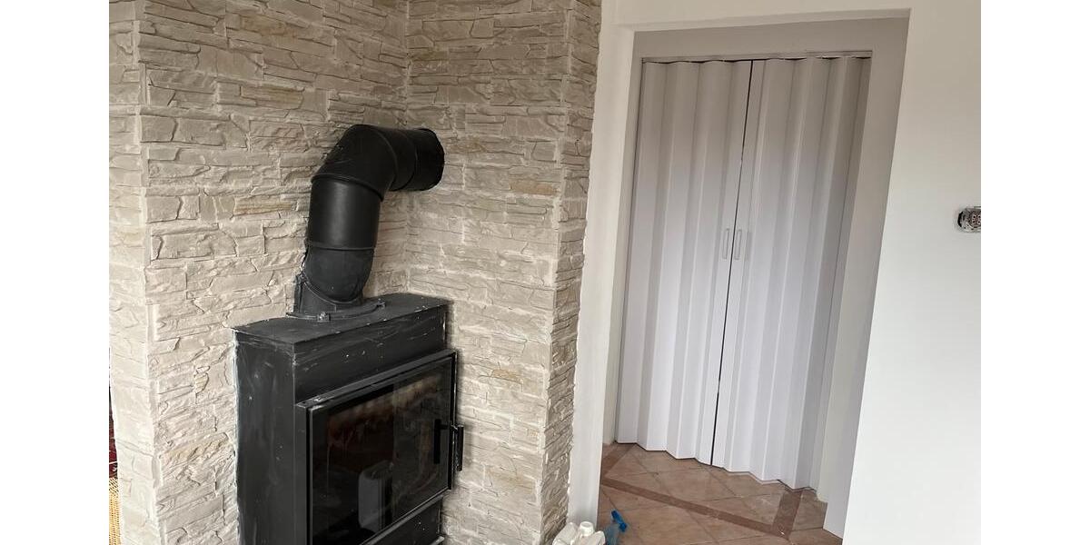 Freistehendes Einfamilienhaus mit großen Garten am Hang 4 zimmer