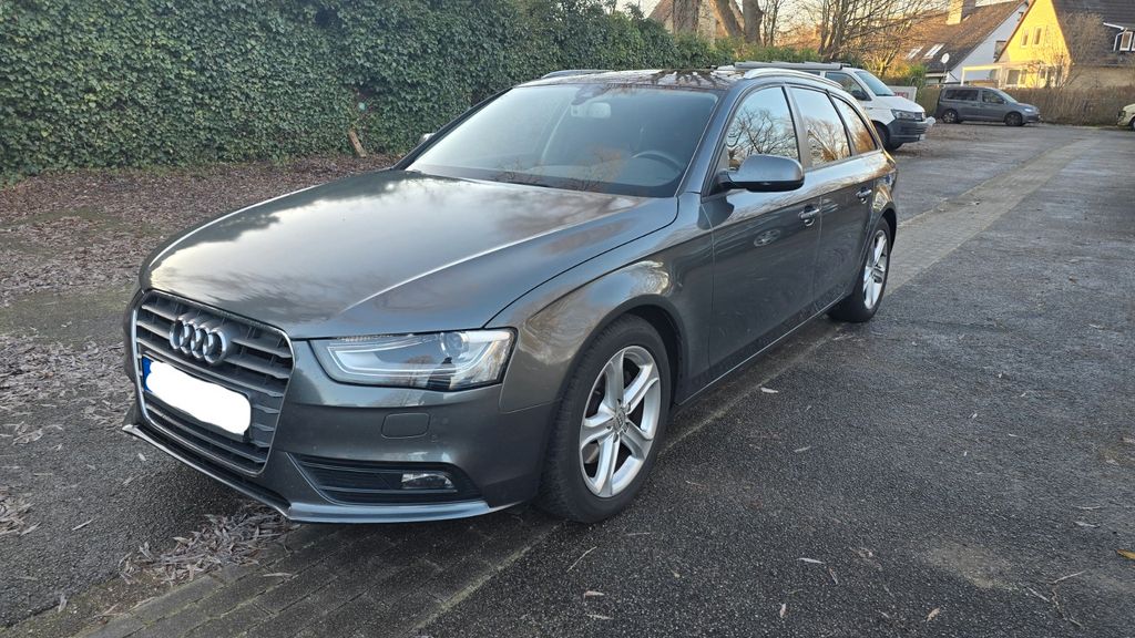 Audi A4 136.600 km 14.500 &euro; Hamburg 22547
