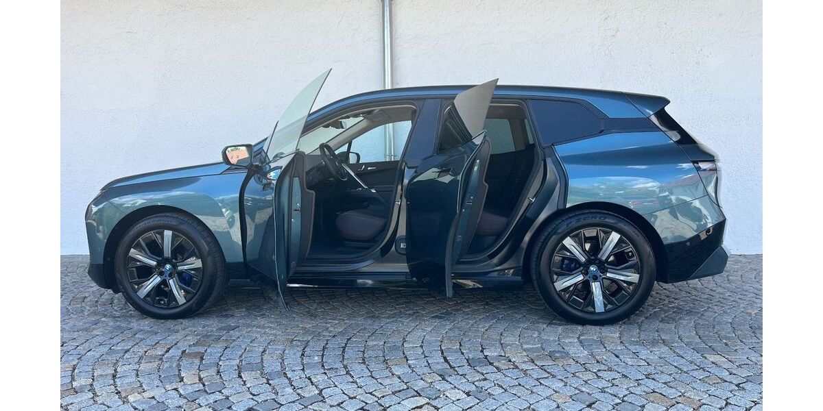 BMW iX 110.800 km 47.990 &euro; München 81245