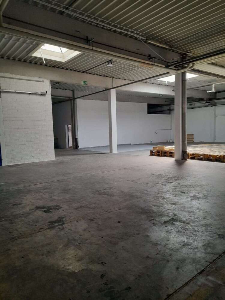 Halle in Biebesheim 1.980 € 495 m²