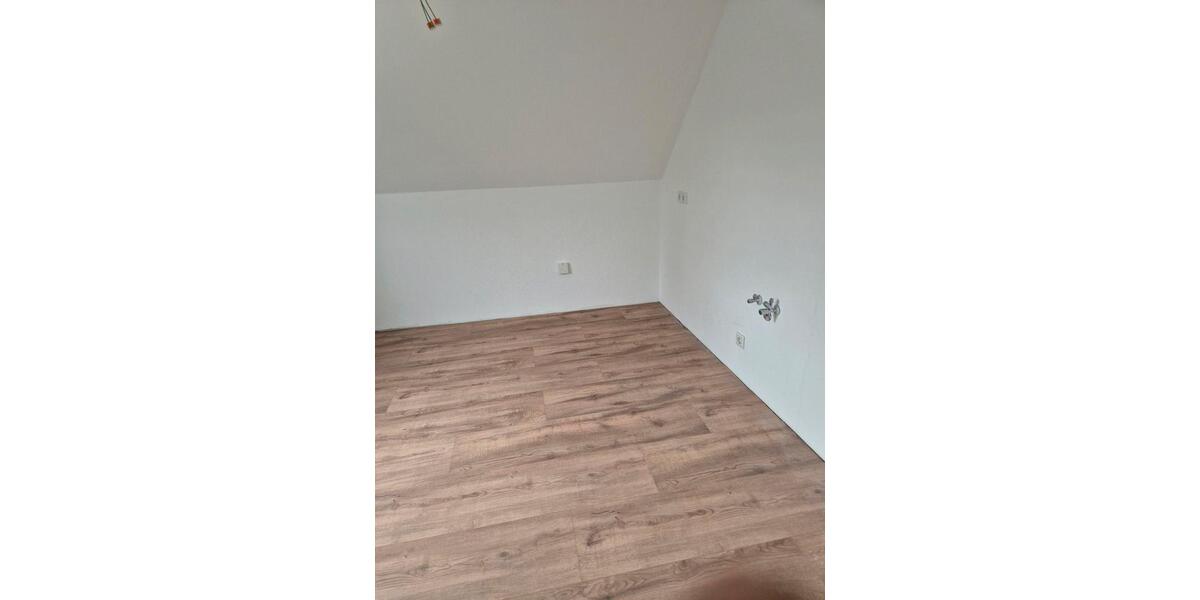 Dachgeschoßwohnung Wenden - 1 Zimmer, 70 m&sup2;, 1.050&euro; | Angebot:26194886