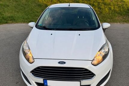 Ford Fiesta 115.849 km 4.700 &euro; Maxhütte-Haidhof 93142