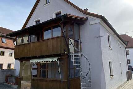 Haus zum Kaufen in Pleinfeld 369.000 € 217 m² 10 zimmer