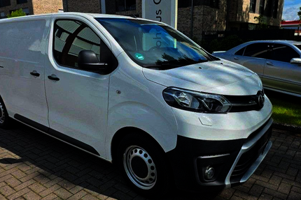 Toyota Proace 152.004 km 12.390 &euro; Diepholz 49356
