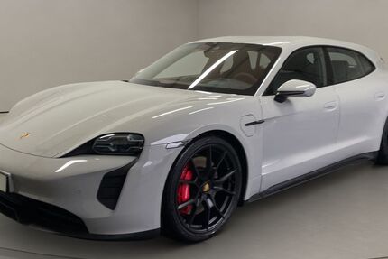 Porsche Taycan 23.667 km 77.700 &euro; Köln 50823