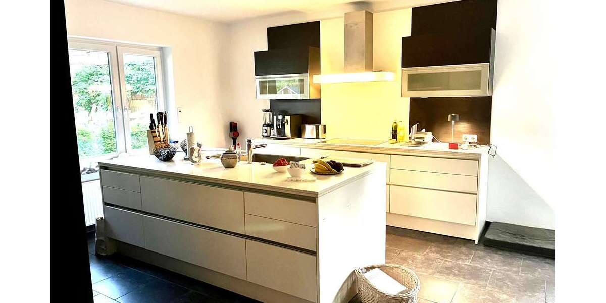 Einfamilienhaus Berlin Reinickendorf - 7 Zimmer, 300 m&sup2;, 3.350&euro; | Angebot:27127836