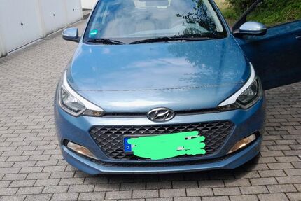 Hyundai i20 26.716 km 9.500 &euro; Büdingen 63654