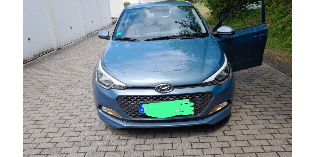 Hyundai i20 26.716 km 9.500 &euro; Büdingen 63654