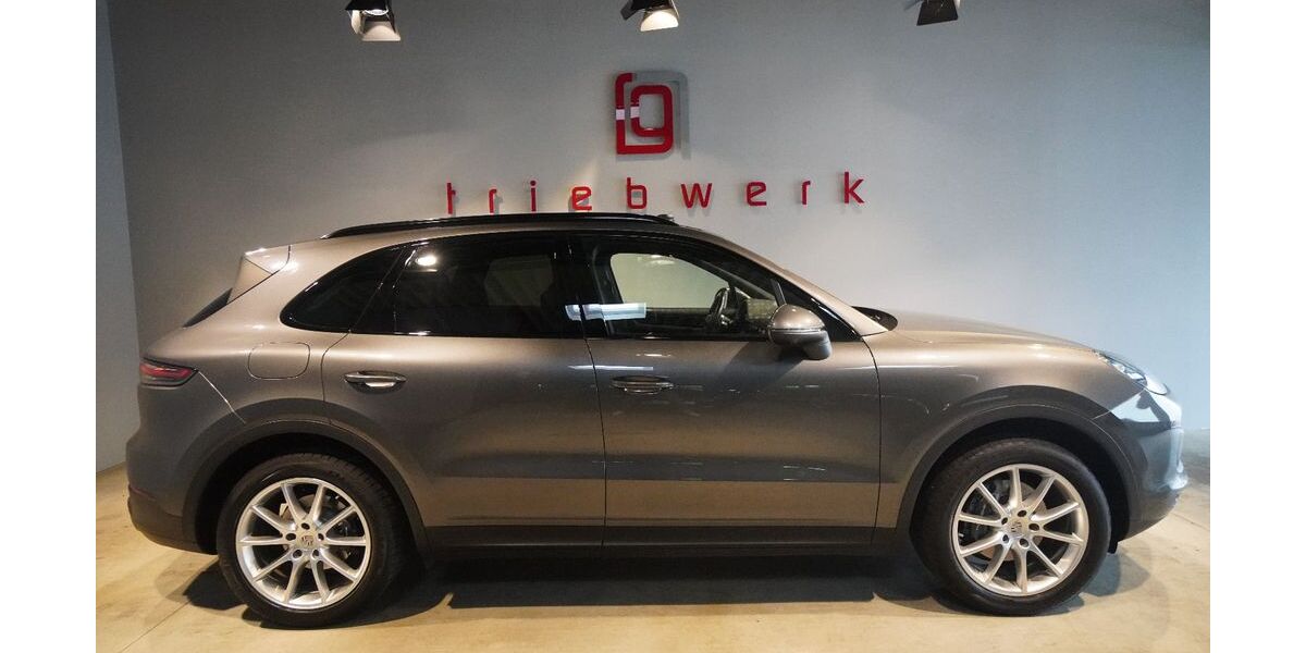 Porsche Cayenne 90.000 km 52.941 &euro; Duisburg 47228