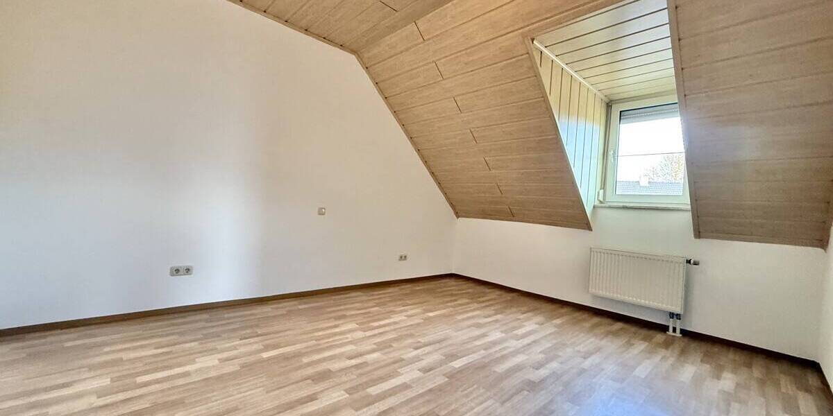 Etagenwohnung Thalmassing - 3 Zimmer, 83 m&sup2;, 670&euro; | Angebot:25929307