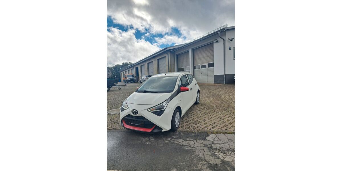 Toyota Aygo (X) 49.392 km 9.500 € Roetgen 52159