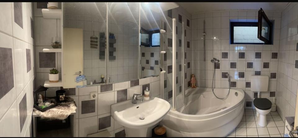 Etagenwohnung Düren Rölsdorf - 3 Zimmer, 120 m&sup2;, 650&euro; | Angebot:26648925