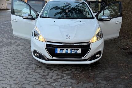 Peugeot 208 143.000 km 7.500 &euro; Schwärzelbach 97797
