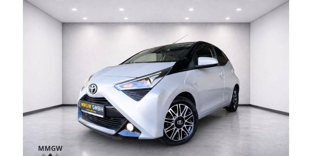 Toyota Aygo (X) 99.987 km 7.990 &euro; Bensheim 64625