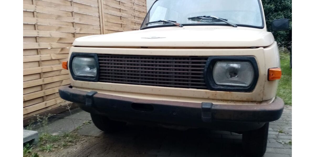 Wartburg 353 90.000 km 2.500 &euro; Cottbus 03042