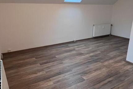 Schöne 2-Zimmer Dachgeschoßwohnung zu vermieten