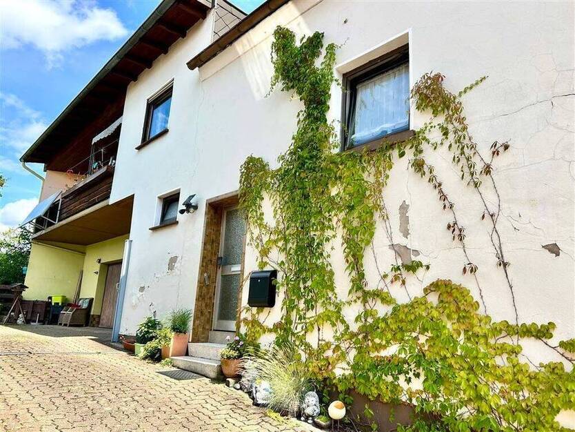 Eppelborn-OT: freist. Einfam.-Haus mit gr. Garage