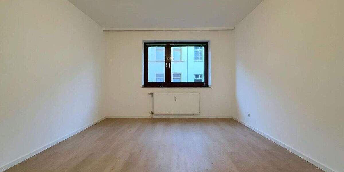 Terrassenwohnung Krefeld Cracau - 3 Zimmer, 101 m&sup2;, 219.000&euro; | Angebot:25654231