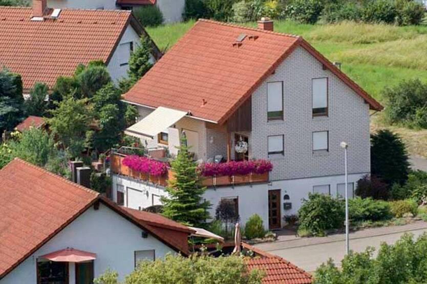 Sonnenverwöhntes Mehrgenerationenhaus mit Südwest-Terrasse und herrlichem Naturpanorama