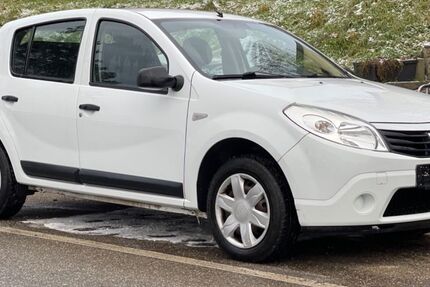 Dacia Sandero 67.000 km 2.900 &euro; Fellbach 70736